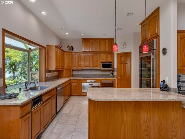 1631 Nw LACAMAS Dr, Camas, WA 98607