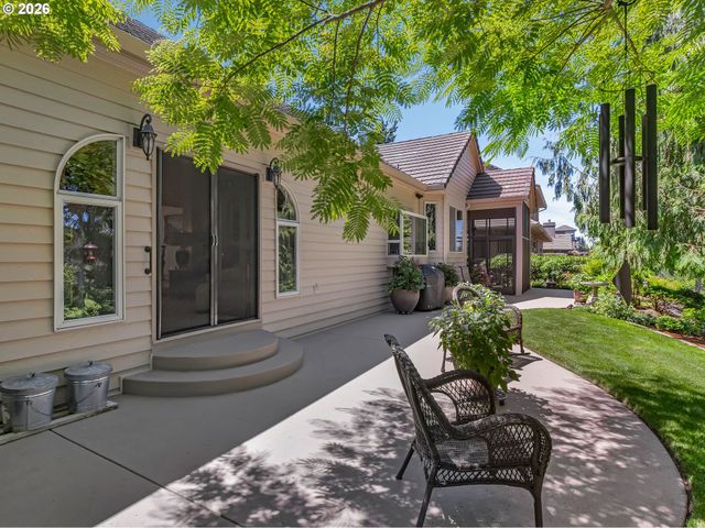 1631 Nw LACAMAS Dr, Camas, WA 98607
