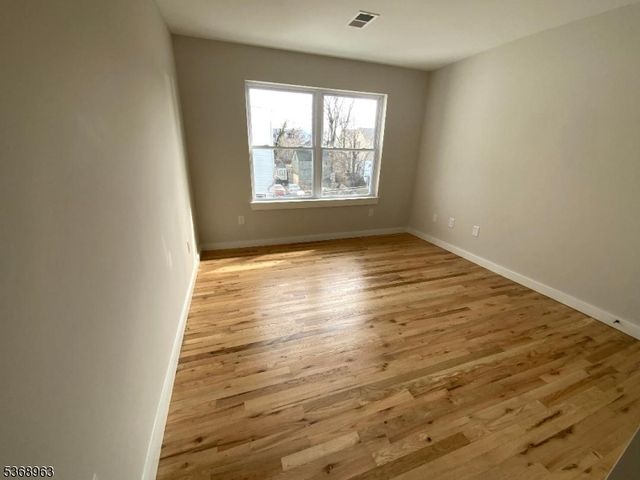 300 Ellison St, Paterson City, NJ 07501