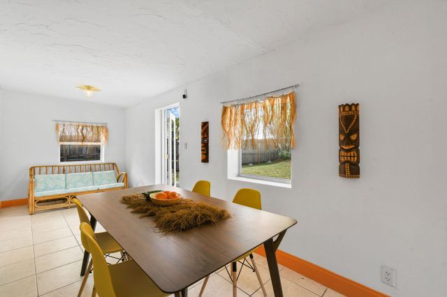 943 Charles Street, West Palm Beach, FL 33401