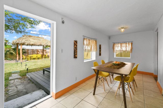 943 Charles Street, West Palm Beach, FL 33401