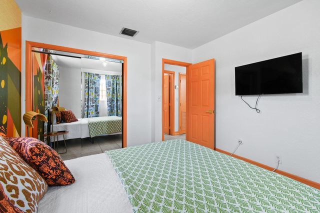 943 Charles Street, West Palm Beach, FL 33401