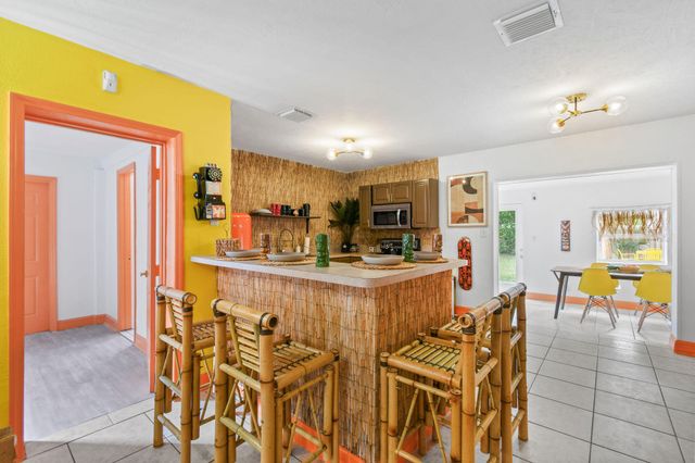 943 Charles Street, West Palm Beach, FL 33401