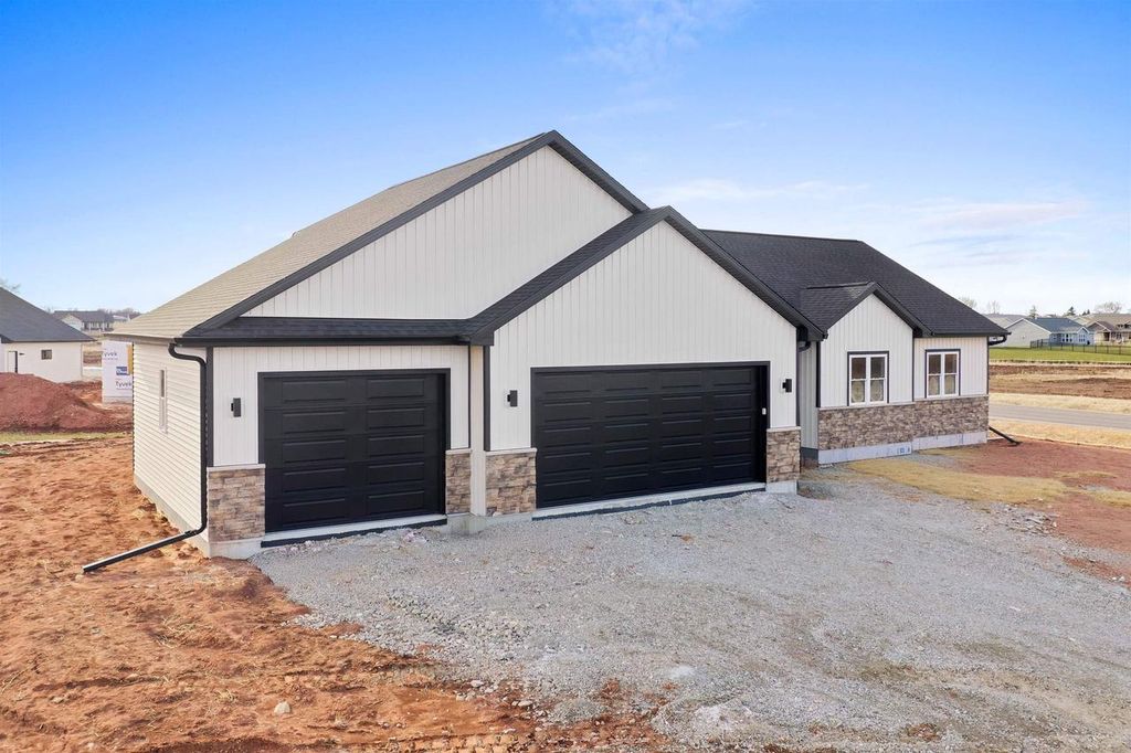 8347 MARLO AVENUE, Neenah, WI 54956