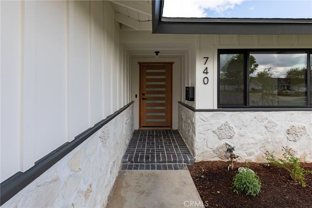 740 N Fern, Orange, CA 92867