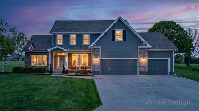 4532 SW Gull Point Drive, Lee's Summit, MO 64082