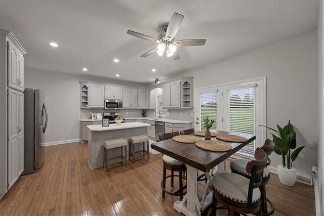 4532 SW Gull Point Drive, Lee's Summit, MO 64082