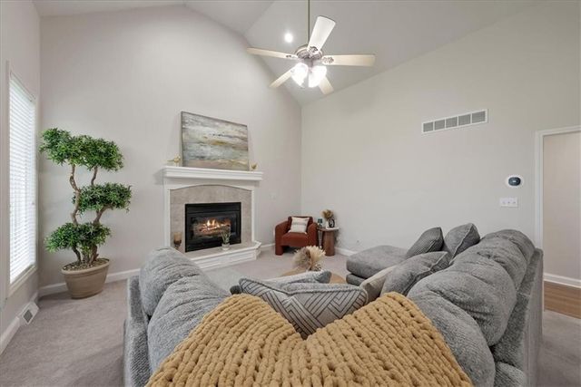 4532 SW Gull Point Drive, Lee's Summit, MO 64082