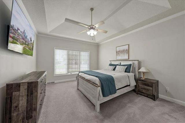 4532 SW Gull Point Drive, Lee's Summit, MO 64082