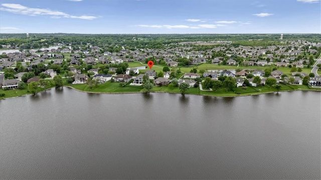 4532 SW Gull Point Drive, Lee's Summit, MO 64082