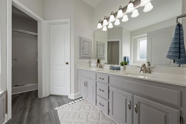 4532 SW Gull Point Drive, Lee's Summit, MO 64082