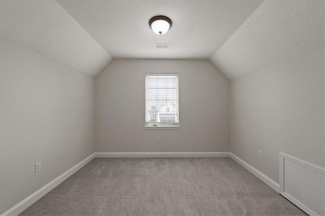 4532 SW Gull Point Drive, Lee's Summit, MO 64082