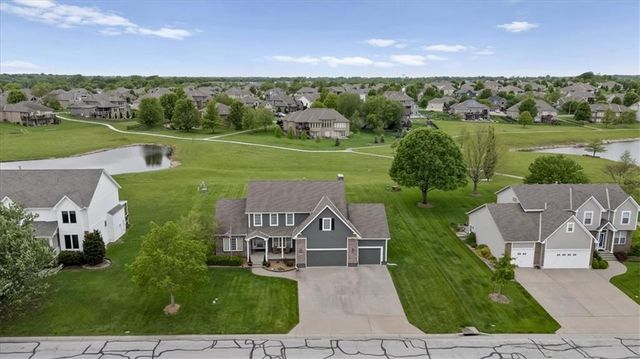 4532 SW Gull Point Drive, Lee's Summit, MO 64082