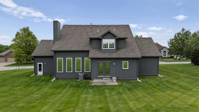 4532 SW Gull Point Drive, Lee's Summit, MO 64082