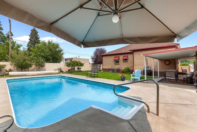 521 N Locust Rd, Spokane Valley, WA 99206