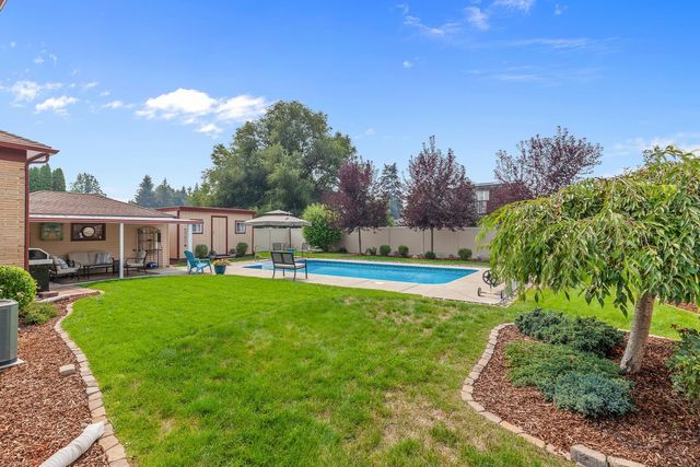 521 N Locust Rd, Spokane Valley, WA 99206