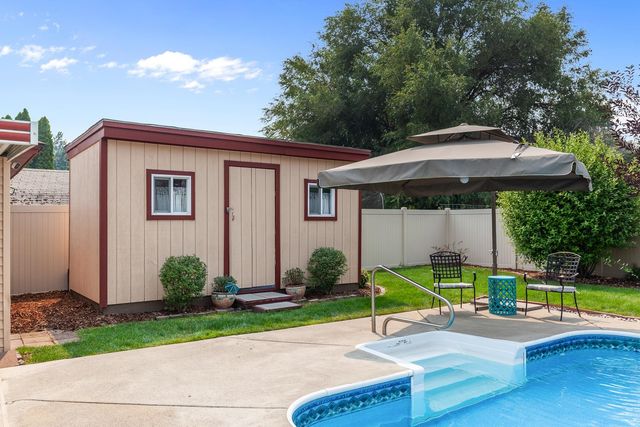 521 N Locust Rd, Spokane Valley, WA 99206