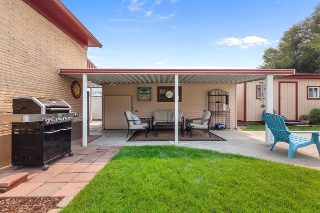 521 N Locust Rd, Spokane Valley, WA 99206
