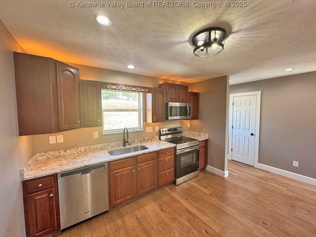 1911 Evergreen Road, Fraziers Bottom, WV 25082