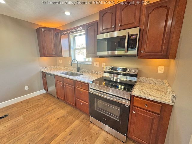 1911 Evergreen Road, Fraziers Bottom, WV 25082