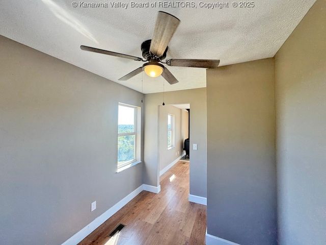 1911 Evergreen Road, Fraziers Bottom, WV 25082