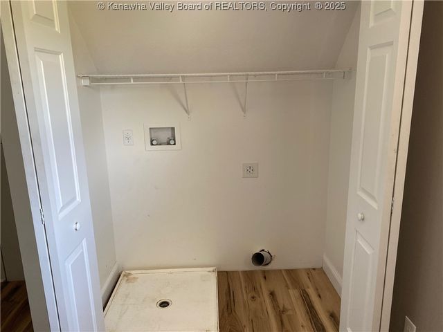 1911 Evergreen Road, Fraziers Bottom, WV 25082