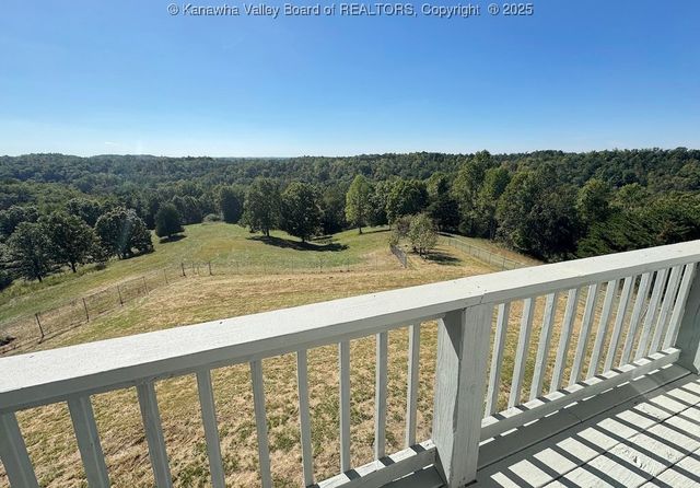 1911 Evergreen Road, Fraziers Bottom, WV 25082