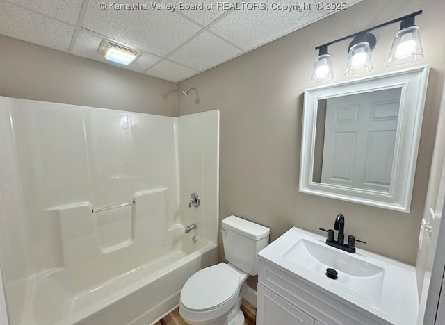 1911 Evergreen Road, Fraziers Bottom, WV 25082