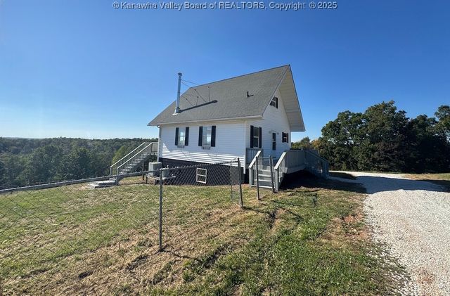 1911 Evergreen Road, Fraziers Bottom, WV 25082