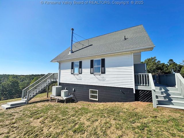 1911 Evergreen Road, Fraziers Bottom, WV 25082