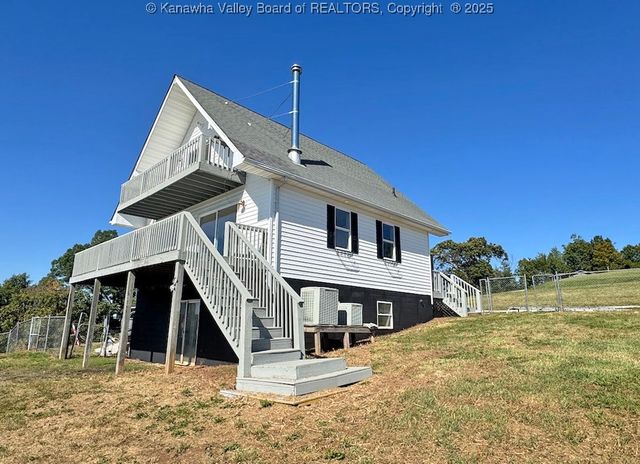 1911 Evergreen Road, Fraziers Bottom, WV 25082