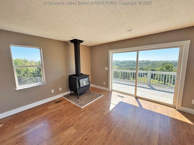 1911 Evergreen Road, Fraziers Bottom, WV 25082