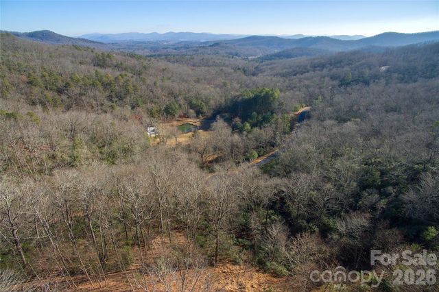 9999 Mayfly Lane 106, Horse Shoe, NC 28742