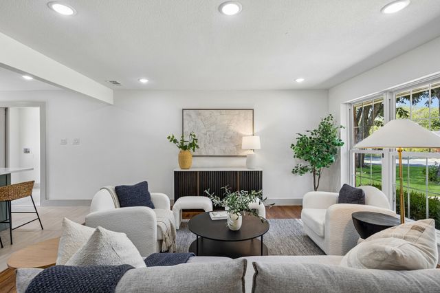 10060 San Lorenzo Drive, Dallas, TX 75228