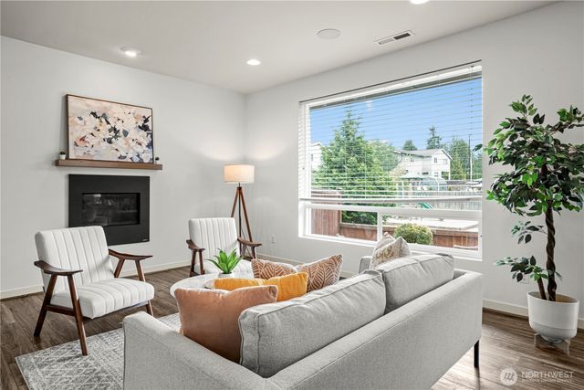 15421 12th Avenue W, Lynnwood, WA 98087