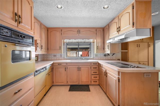 6490 S Clarkson Street, Centennial, CO 80121