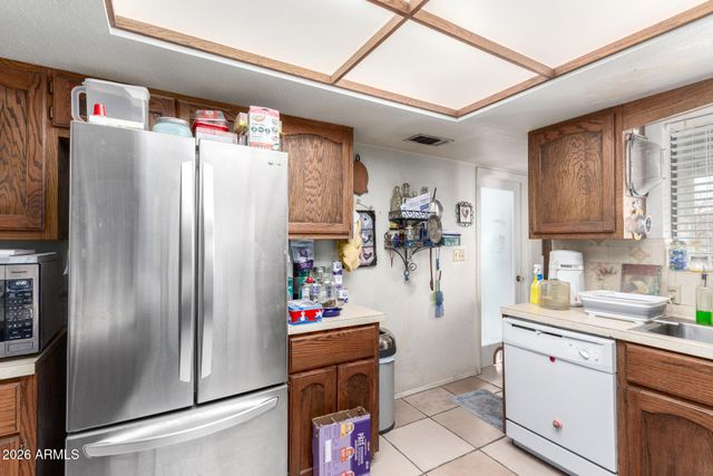 35011 N 3RD Street, Phoenix, AZ 85086