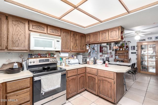 35011 N 3RD Street, Phoenix, AZ 85086