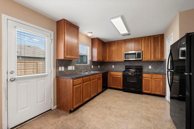 3906 Falvel Shadow Creek Drive, Spring, TX 77388