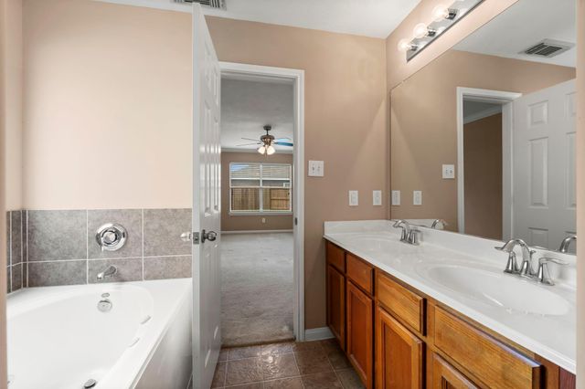 3906 Falvel Shadow Creek Drive, Spring, TX 77388