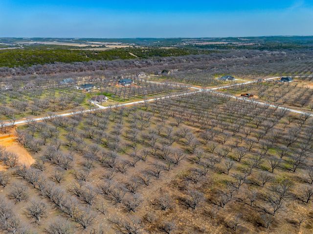 2167 E Landings N, Granbury, TX 76049