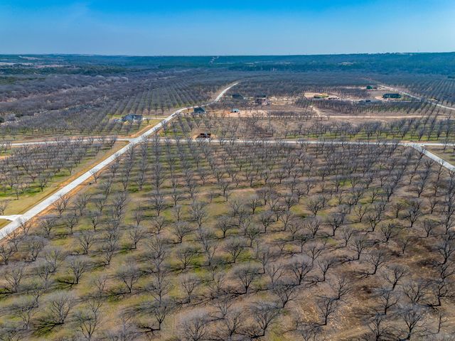 2167 E Landings N, Granbury, TX 76049