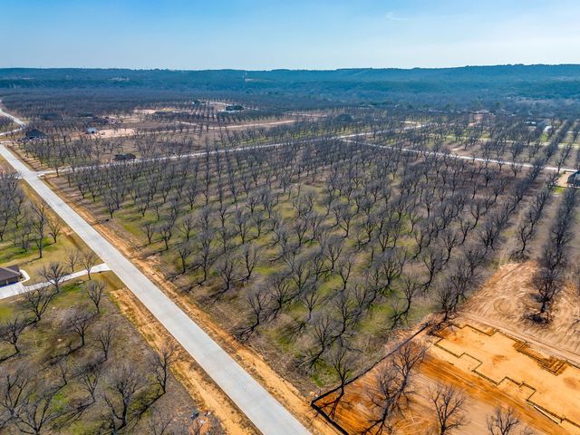 2167 E Landings N, Granbury, TX 76049