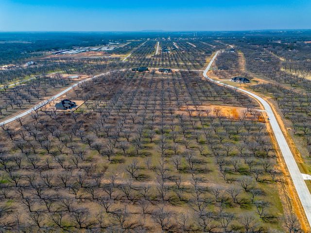 2167 E Landings N, Granbury, TX 76049
