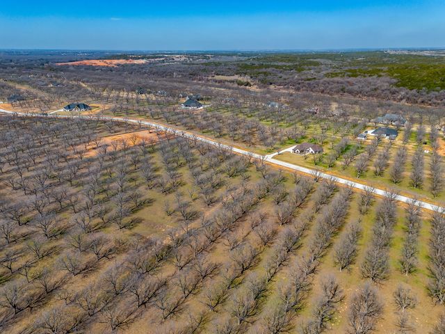 2167 E Landings N, Granbury, TX 76049