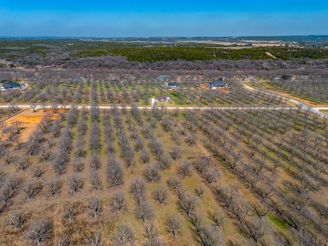2167 E Landings N, Granbury, TX 76049