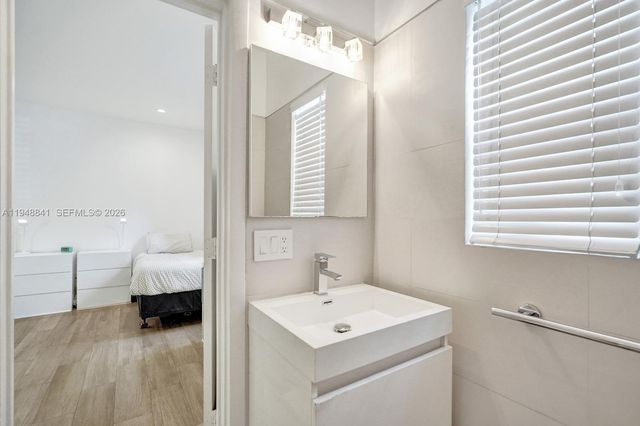 3757 Prairie Ave, Miami Beach, FL 33140