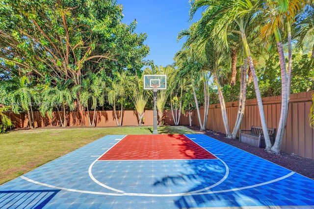 3757 Prairie Ave, Miami Beach, FL 33140