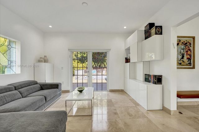 3757 Prairie Ave, Miami Beach, FL 33140