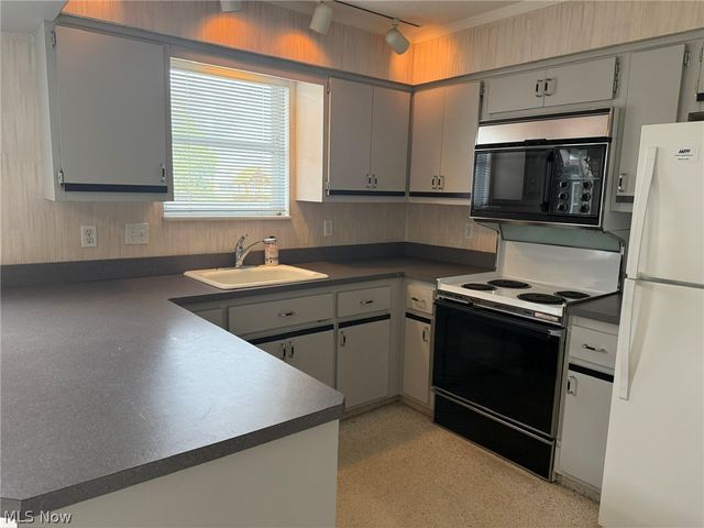 26958 Hyannisport Drive, North Olmsted, OH 44070